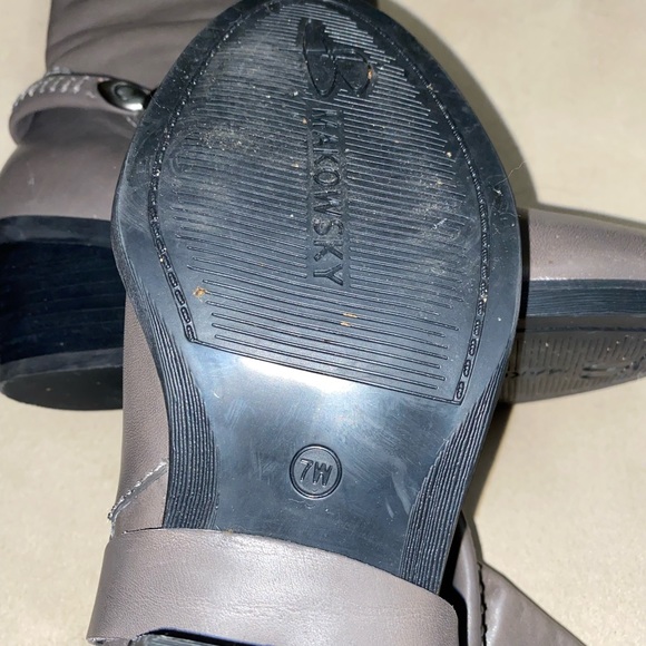 B Makowsky Hudson Gray Leather Removable Harness Boots size 7 Wide - Picture 2 of 3